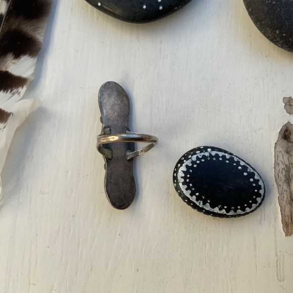 Vintage Navajo Sterling Silver and Kingman Triple Stone Turquoise Ring - Picture 2 of 4